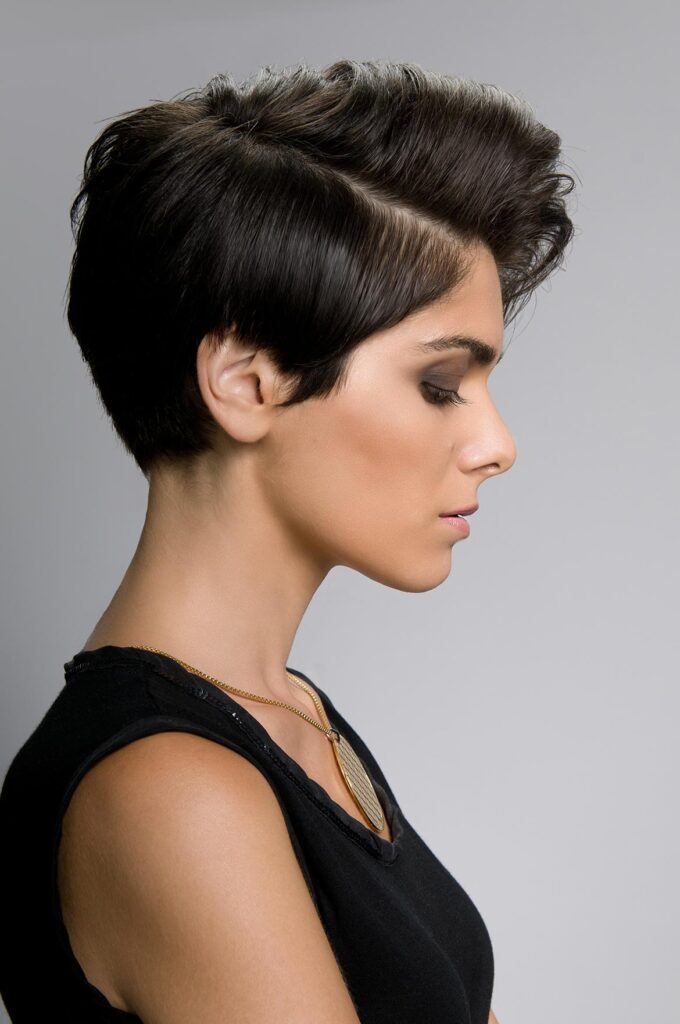 20 Extraordinary Short Straight Hairstyles To Try